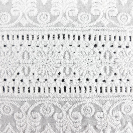 Koronka 105mm/1y  haft angielski 2637