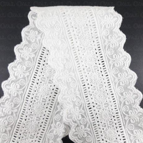 Koronka 105mm/1y  haft angielski 2637