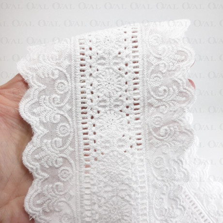 Koronka 105mm/1y  haft angielski 2637