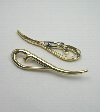 Ozdobna plastikowa broszka nr 1187