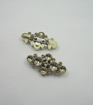 Ozdobna plastikowa broszka nr 1189