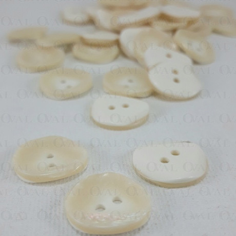 Guzik poliestrowy 15,5mm/144szt  4032