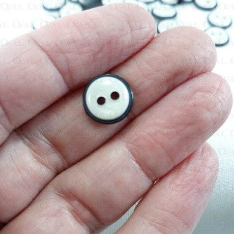 Guzik poliestrowy 11mm/144szt  4043