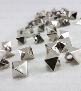 Guzik piramida 8,5 x 8,5mm srebrna 1043