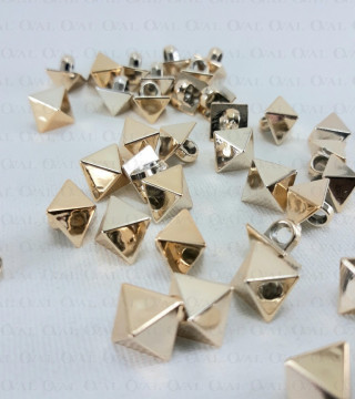 Pyramid button 8.5x8.5mm/10pcs 1036