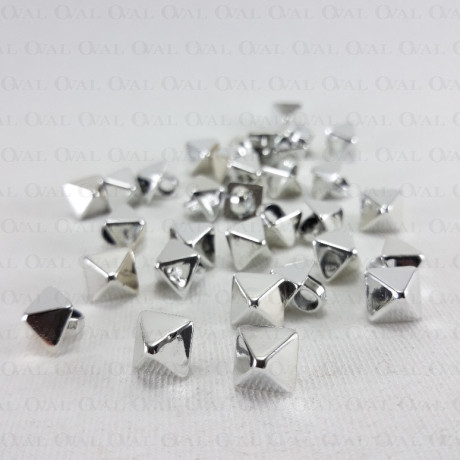 Guzik piramida 8 x 8mm/288 lub 1000szt srebrna  4157