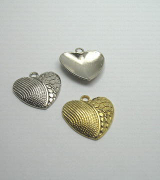 Decorative heart pendant no. 1030