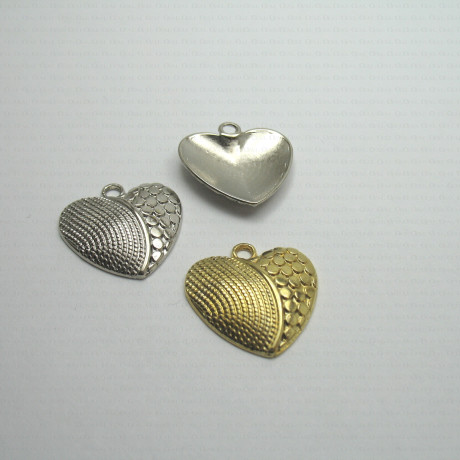 Decorative heart pendant no. 1030