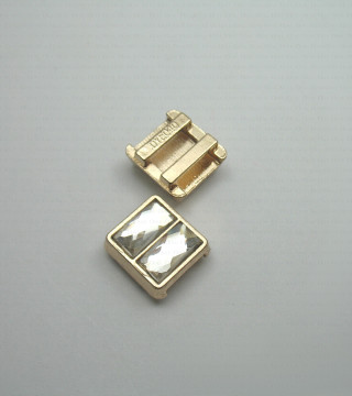 Gold eyelet with No. 1000