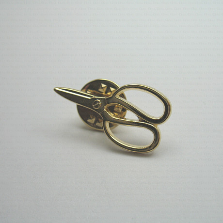Przypinka metalowa Nożyczki nr 973