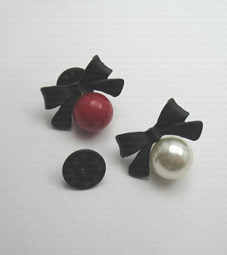 Przypinka metalowa Kokardka nr 1333