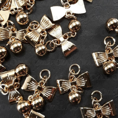 Decorative gold pendant 838