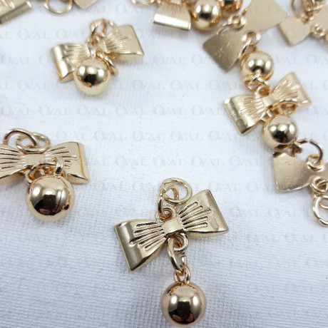 Decorative gold pendant 838