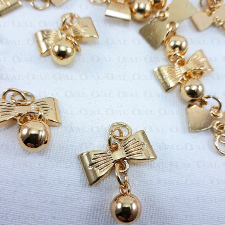 Decorative gold pendant 838