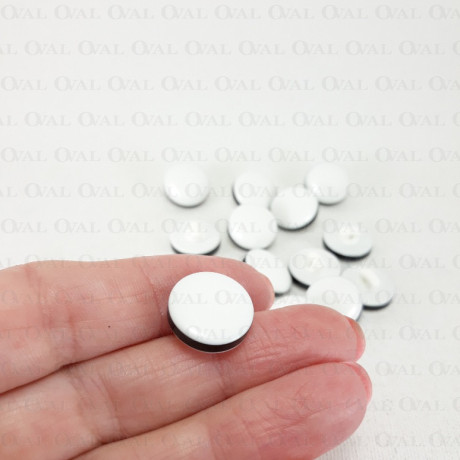 Guzik plastikowy Pakiet 682