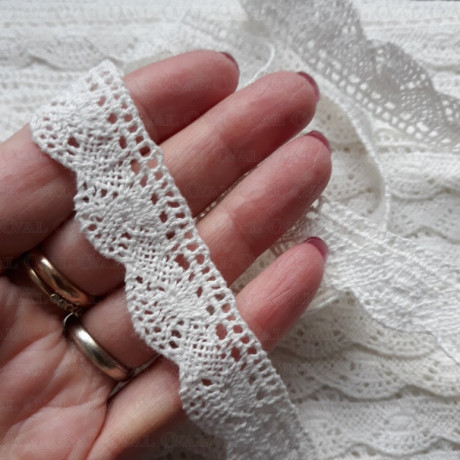 Koronka bawełniana O 20mm/25m śmietana 5019