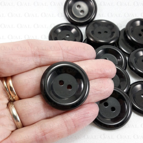 Guzik poliestrowy czarny 30mm/10 lub 100szt  5037