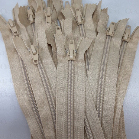 Zamek *5 beż 20cm/ 1 lub 100szt 5058