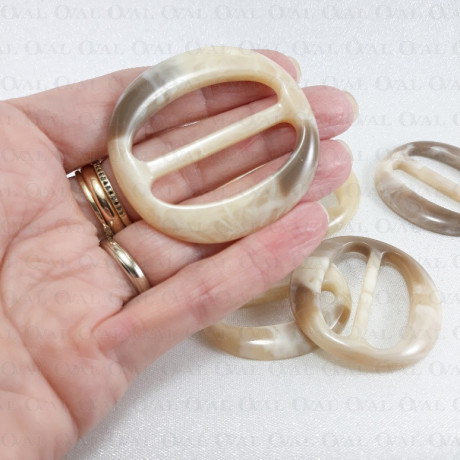 Plastic clip 30, 40 mm beige 2400