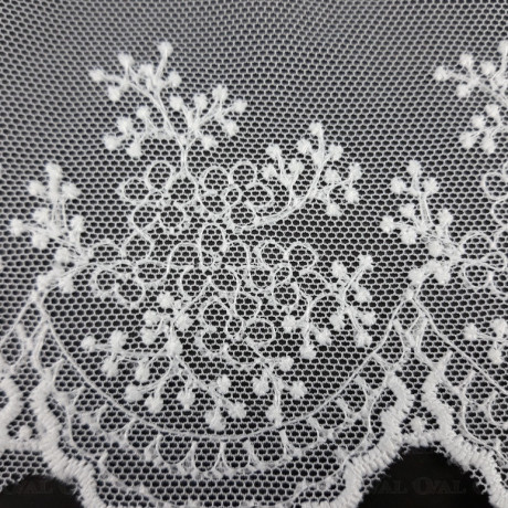 Lace embroidery on tulle 90mm/20y ecru 3995
