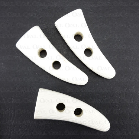 Plastic button 20x50mm no. 655