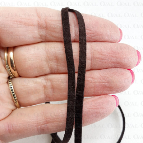 Brown suede thong no. 503 - 5 linear metres.