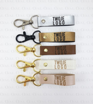 Skórka z karabińczykiem 5550