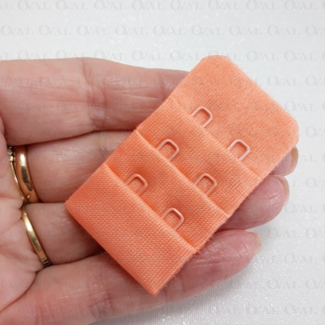 Zapięcie do biustonosza 30mm/ 1,10 lub 100szt morela 5575