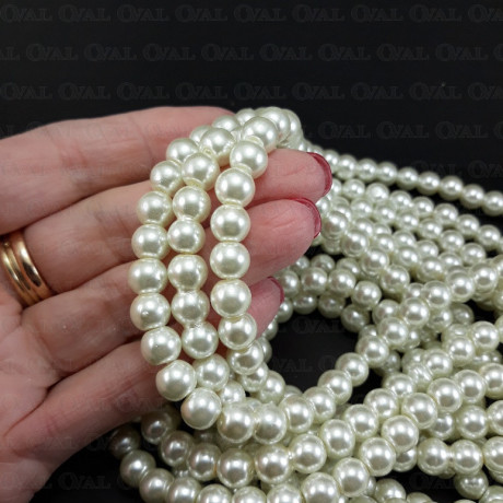 Perła szklana na sznurze 8mm 5608