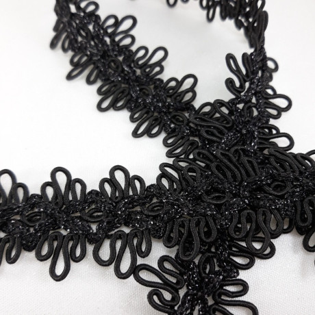 Czarna taśma ozdobna