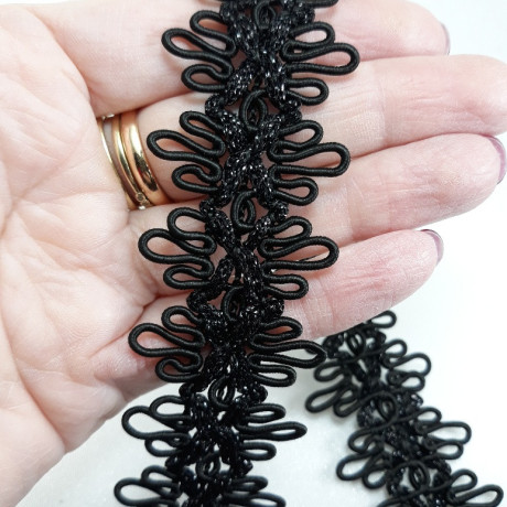 Czarna taśma ozdobna