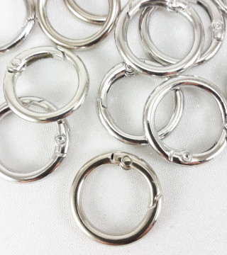 Karabińczyk metalowy okrągły – solidny i uniwersalny