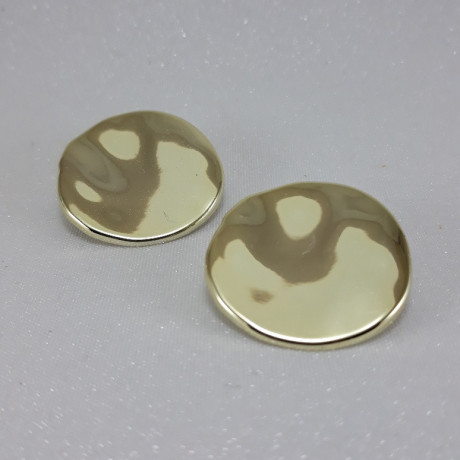 Plastikowa broszka  – lekka, stylowa ozdoba | Sklep online