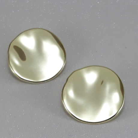 Plastikowa broszka  – lekka, stylowa ozdoba | Sklep online