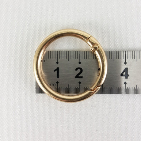 Karabińczyk metalowy okrągły – solidny i uniwersalny