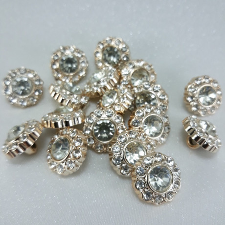 Ozdobne guziki z kamieniami – eleganckie dodatki do ubrań | Sklep