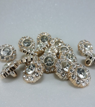 Ozdobne guziki z kamieniami – eleganckie dodatki do ubrań | Sklep