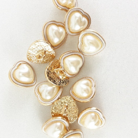 Metalowy guzik serce z perłą