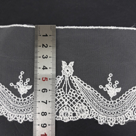 Koronka haft na tiulu 85mm/14m  śmietana 5635