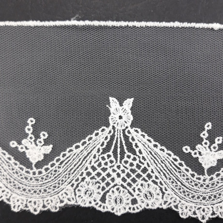 Koronka haft na tiulu 85mm/14m  śmietana 5635