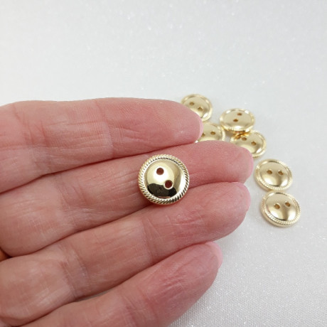 Guziki metalizowane na dziurki – eleganckie guziki do odzieży | Sklep online