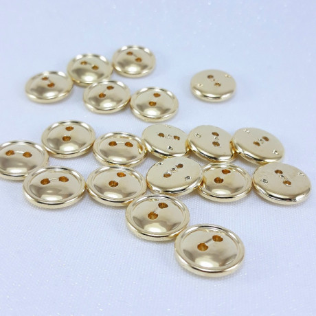 Guziki metalizowane na dziurki – eleganckie guziki do odzieży | Sklep online