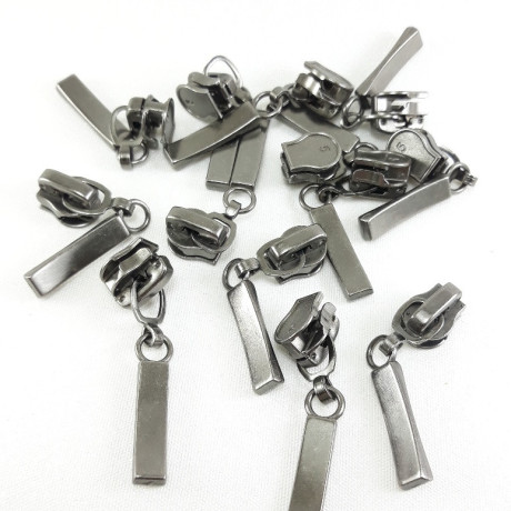 Maszynka do suwaka – zamki błyskawiczne i naprawa suwaków