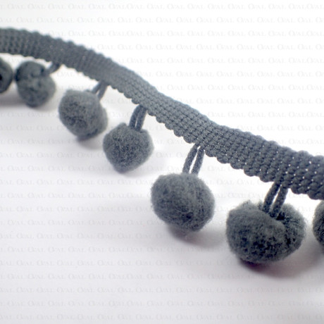 Pompony na taśmie.  nr: 1742