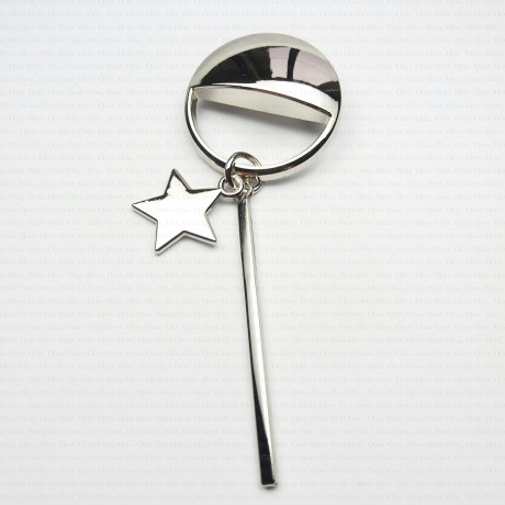 Metal brooch with pendant 1780