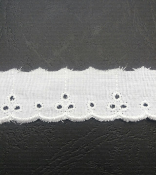 lace in English, English embroidery, embroidery in English, laces, embroideries