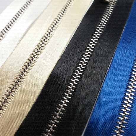 16 cm metal zips on satin tape 1833