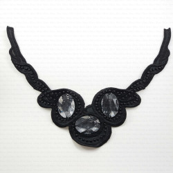 Aplikacja haftowana z kamieniami -dekolt ,1941 Aplikacja haftowana z kamieniami -dekolt ,1941