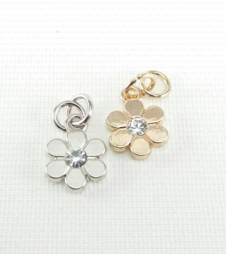 Decorative flower pendant no. 823