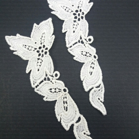 Guipure applique – natural white and ecru 1639